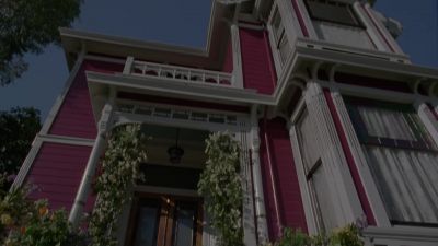 Meninas, a sacerdotisa
está aguardando. - Charmed