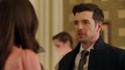 - Mergem?
- Da. - Lease on Love