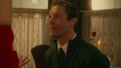 Merry Christmas,
everybody. Merry Christmas. - Christmas at the Holly Hotel