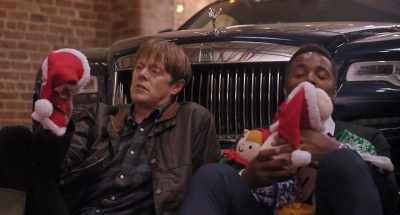 -Merry Christmas, Father Christmas.
-[laughs] - Father Christmas Is Back