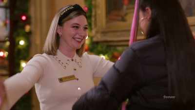 Merry Christmas, Pam... Pandora. - Hotel for the Holidays