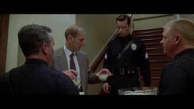 - Merry Christmas. - L A  Confidential