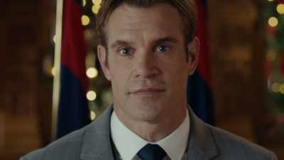 Merry Christmas
to all, - A Royal Christmas Crush