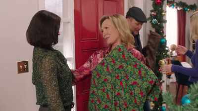 Merry Christmas.
You look beautiful, as always. - Season's Greetings from Cherry Lane