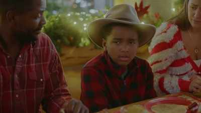 - Merry's gonna be okay, right?
- Sure, she is. - Mistletoe in Montana