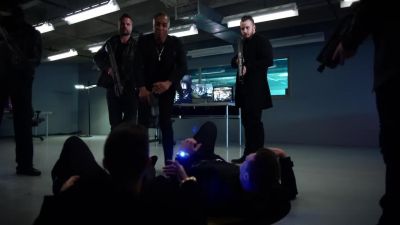 Meta cuffs? - The Flash