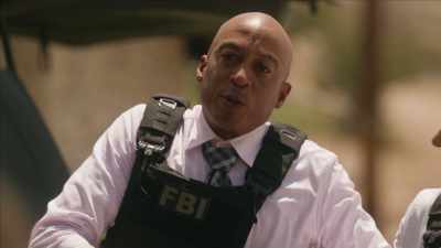 [ Metal creaking, clanks ]
[ Wheezing ] - The Rookie: Feds