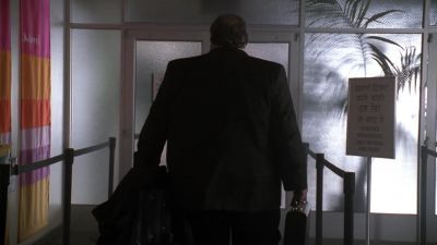 (metallic creaking) - The X-Files