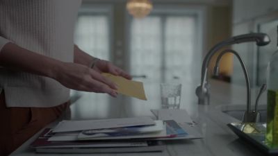 [metallic rattling] - Mr. Robot