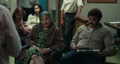 Mi labor es guiaros, compañeros, - The Shrink Next Door