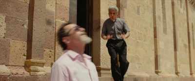 - Mi scusi!
- Finalmente, padre. La stavo cercando. - Mollo tutto e apro un chiringuito