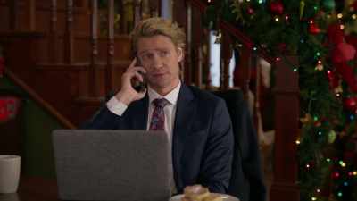Mia, 500 signatures. - Christmas on Windmill Way