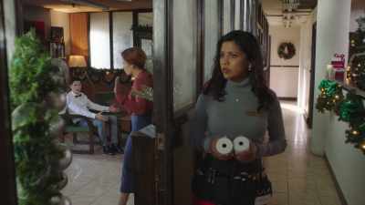 MIA: Dad's been briefed
on all the offers, - Christmas 9 to 5
