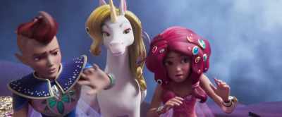 Mia, is he shrinking? - Mia and Me: The Hero of Centopia