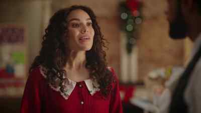 Mia. I'm Mia. - Unwrapping Christmas: Mia's Prince