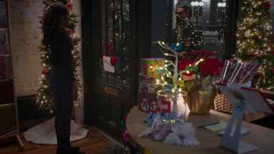 Mia, I'm so sorry.
I want to make it up to you. - Unwrapping Christmas: Mia's Prince