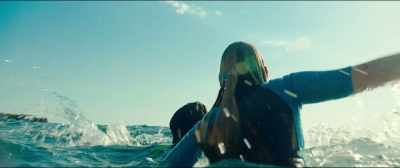 -[Mia] Oh, my God! Help! Help!
-[Sasha] Help! Over here! - 47 Meters Down: Uncaged