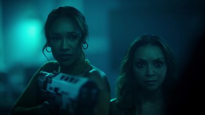 Mia, think about William. - The Flash