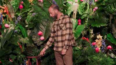 [mic taps] - Ari Shaffir: America's Sweetheart
