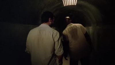 MICHAEL: Looks like someone already
tried to get through the debris. - Prison Break