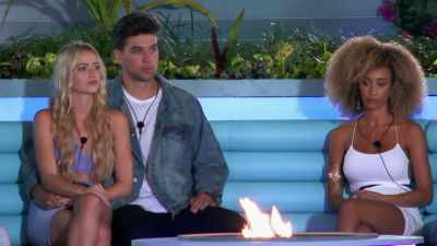 MICHAEL?'M JUST GOING WITH THE F
SO, ALEXANDRA, IT'S YOUR - Love Island