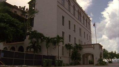 [ Michael Narrating ]
Empty commercial buildings
are useful... - Burn Notice