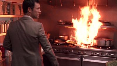 [ Michael Narrating ]
Restaurant kitchens have
grease fires all the time. - Burn Notice