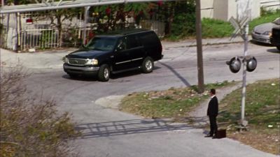 [ Michael Narrating ]
The rolling meeting
is a popular security measure... - Burn Notice