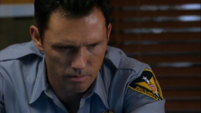 [ Michael Narrating ]
Under the right circumstances, - Burn Notice