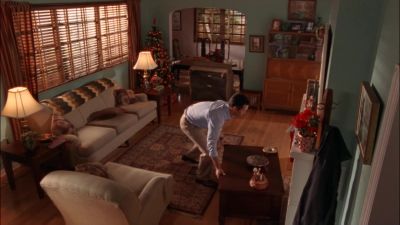 [ Michael Narrating ]
When you work solo,
it's about prepping the ground. - Burn Notice