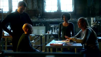 Michael, you used to write things
down for me. - Fringe