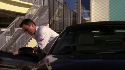 Michael, what happened?
He didn't wanna make friends. - Burn Notice