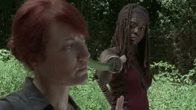 MICHONNE: Drop it. - The Walking Dead