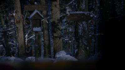 Mick, look... trailhead. - Manifest
