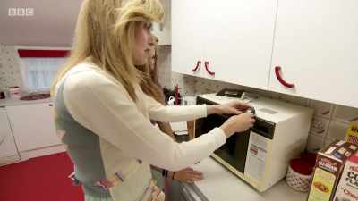 MICROWAVE BEEPS - Back in Time for Dinner