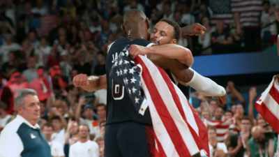 Mientras observaba
a los Estados Unidos ganar - We Beat the Dream Team