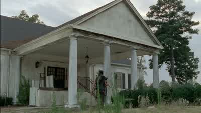 Might be people inside. - The Walking Dead