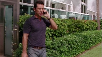 Mike, where are you?
Sam, listen to me. - Burn Notice