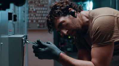 Mike! Come on, man, we need you! - Alien Warfare