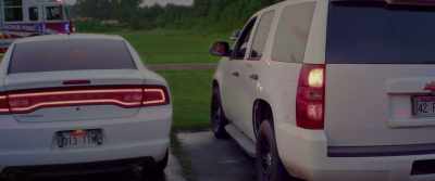 - Mike, that could be anybody!
- [engine starts] - Pursuit