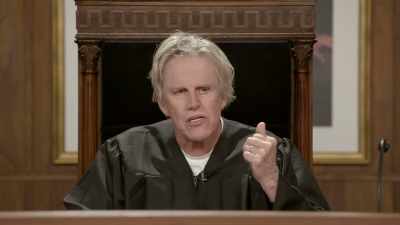 Mike is gonna show you
how the skateboard - Gary Busey: Pet Judge