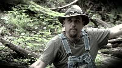 [mike] I had to bring
somebody in here - Moonshiners: Master Distiller