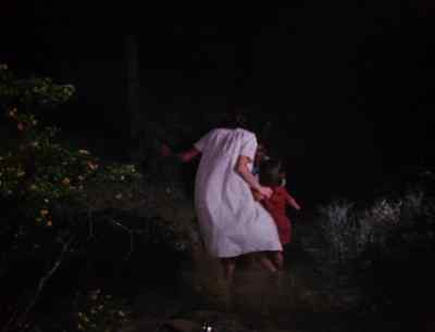 Mike? Mike, are you all right? - Manos: The Hands of Fate