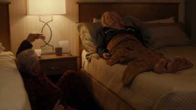 - Mike: Yeah, that's it.
- ( crowd cheering ) - Room 104