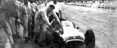 MIKE: You decide to finish,
by pushing your car - Brabham