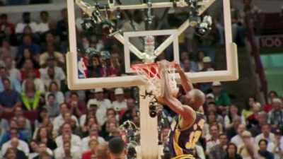 Miller lobs to Smits. - The Last Dance