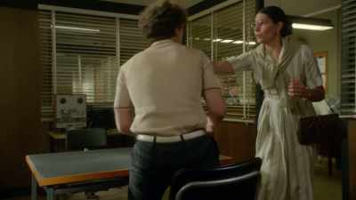 - Milo, are you okay?
- Thanks for coming, zia. - Ms Fisher's Modern Murder Mysteries