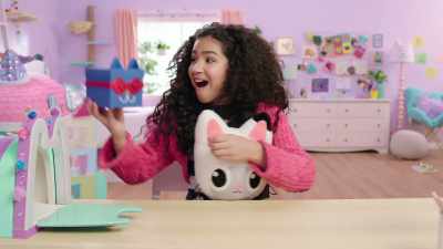 [mimics air whooshing] - Gabby's Dollhouse