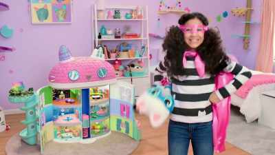 [mimics air whooshing] - Gabby's Dollhouse
