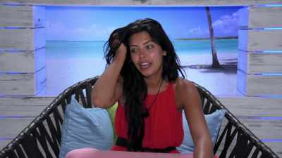 (MIMICS CARA) - Love Island